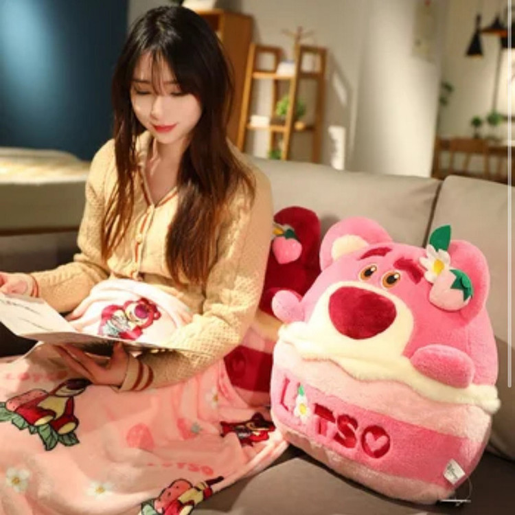 عروسک بالشتی طرح خرس لوتسو مدل JI110 ارتفاع 45 سانتیمتر به همراه پتو