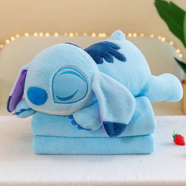 عروسک طرح استیچ بالشتی مدل JI110 طول 60 سانتیمتر به همراه پتو